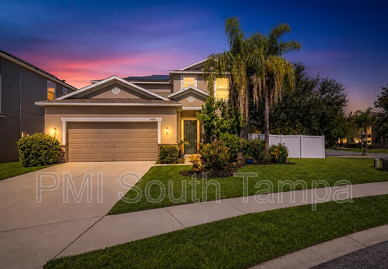 11403 Holmbridge Ln — Photo 2