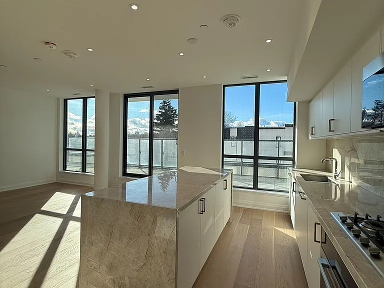 505 Glencairn Ave #203 — Photo 8
