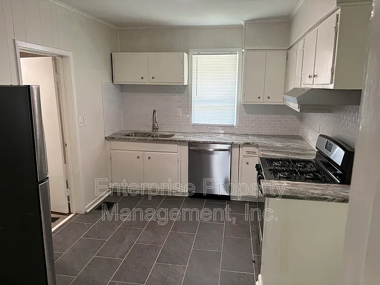3624 Marion Ave — Photo 6