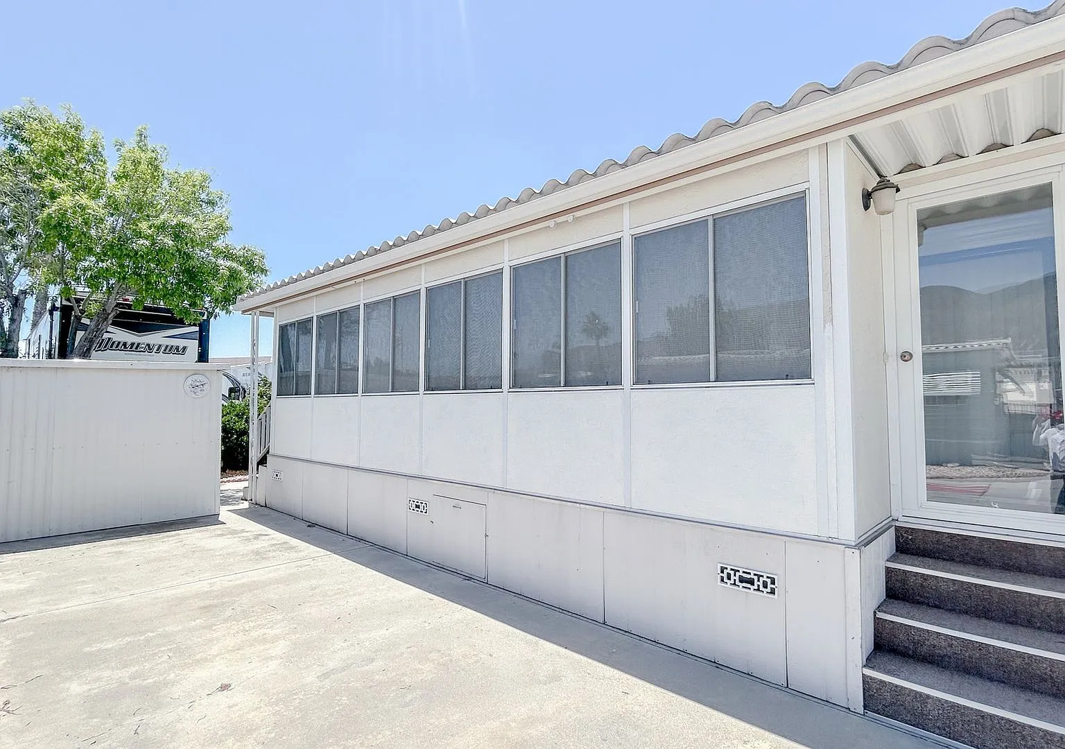 1389 Sierra Dr — Photo 4