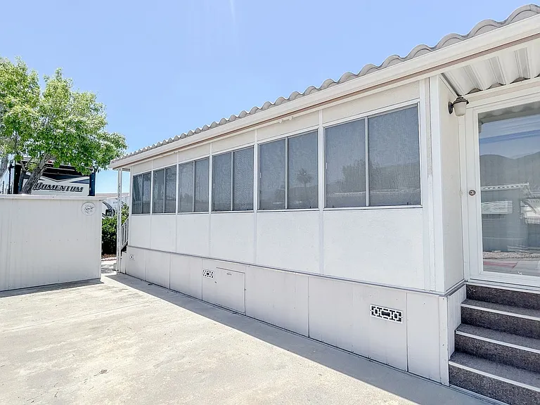 1389 Sierra Dr — Photo 4