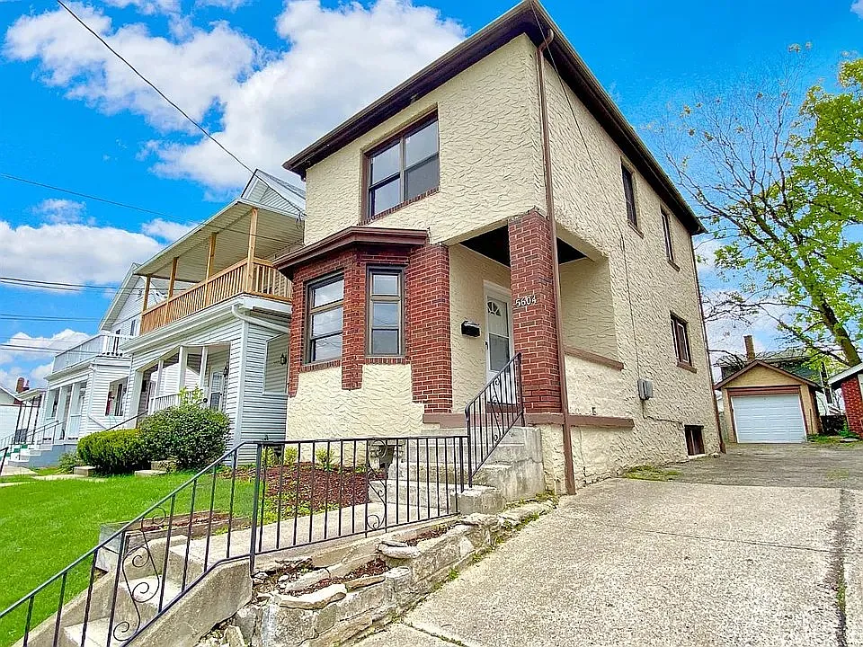 2 bed, 1.0 bath, 1096 sqft, $1,565 — Photo 1