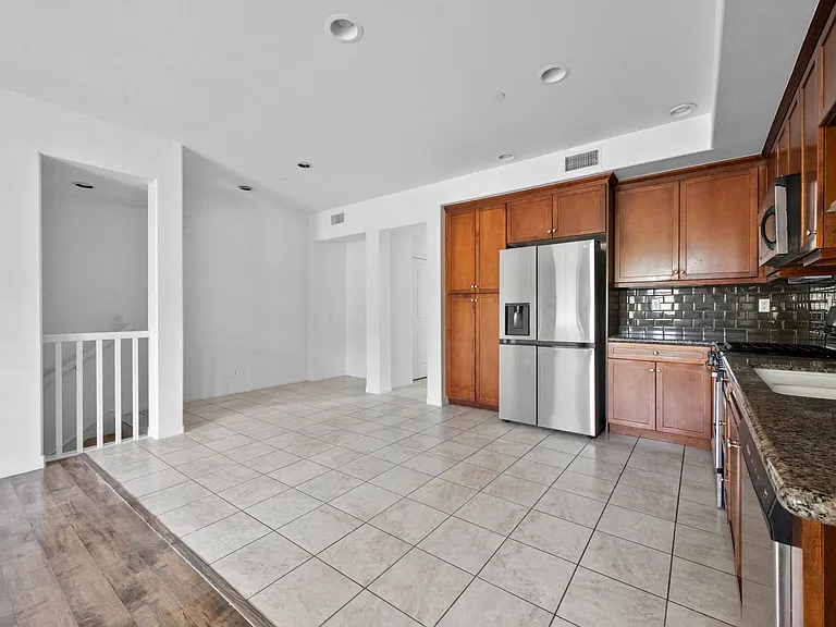 3261 S Westmont Ln #4 — Photo 6