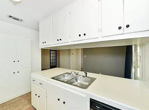 5th image of 505 Oak Dr