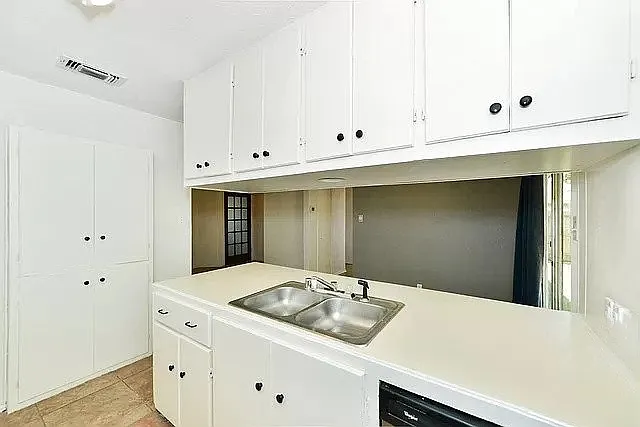 505 Oak Dr — Photo 5