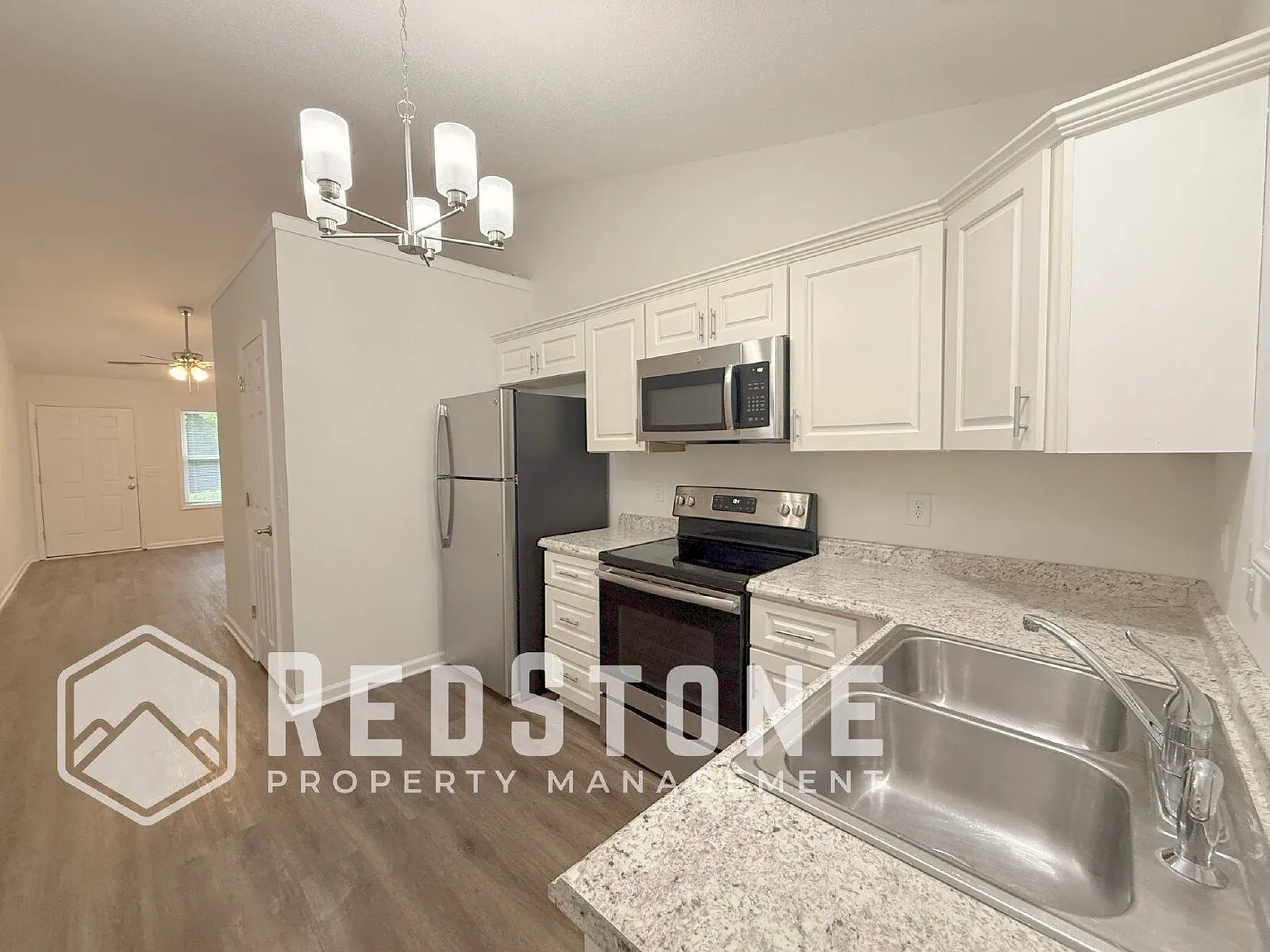 2 bed, 1.0 bath, $1,095 — Photo 4