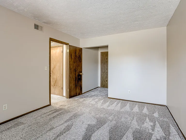 Omaha, NE Stony Brook Apartments | 11A | Bedroom
