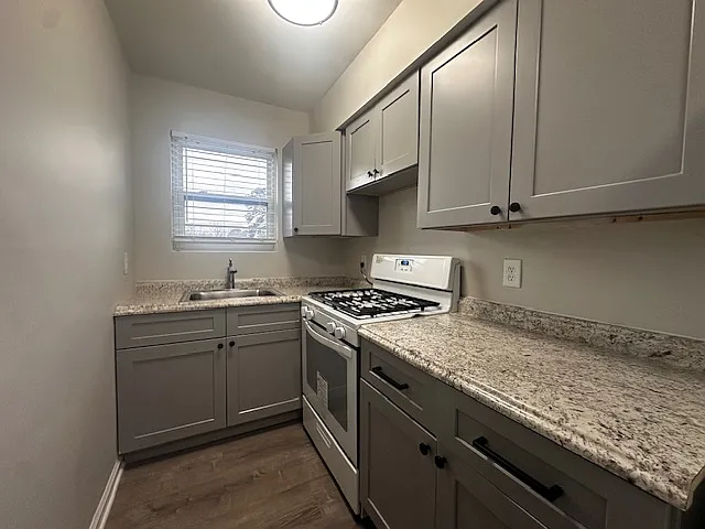 1620 N English St #E — Photo 6