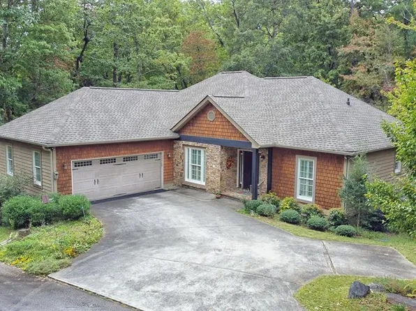 10 Quiet Place Ln, Clayton, GA 30525