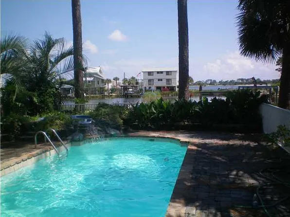 348 Brooks St, Fort Walton Beach, FL 32548