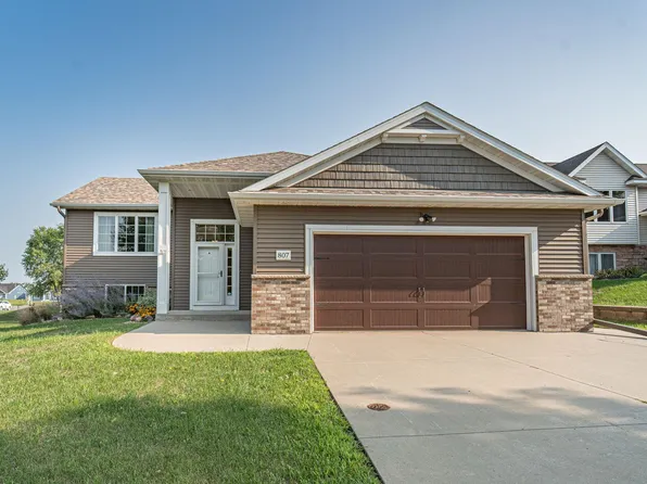 807 10th St NW, Kasson, MN 55944