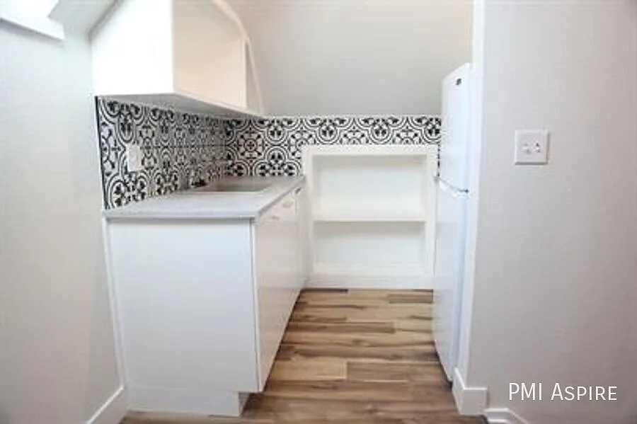 2 Bedroom 1 Bathroom Apartment in Denver — Photo 3