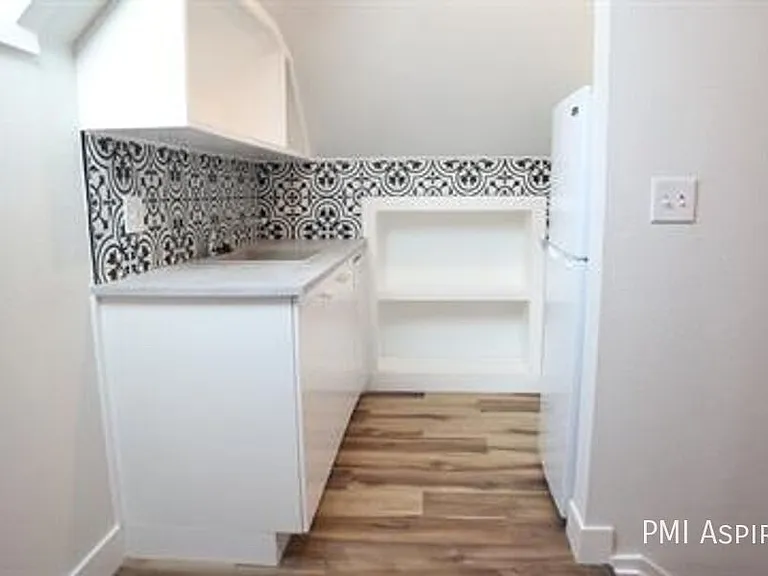 1922 E 14th Ave #3A — Photo 3