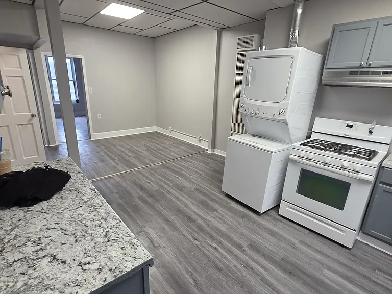 533 Broadway #4 — Photo 2