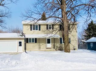 701 Cedar Ave E, Hector, MN 55342