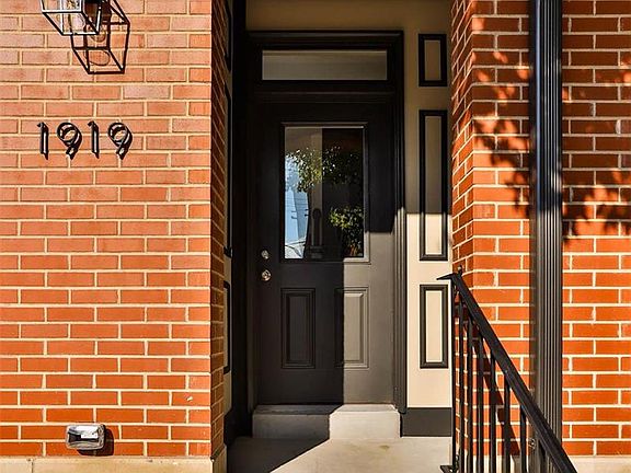 3rd image of 1919 Pestalozzi Ave