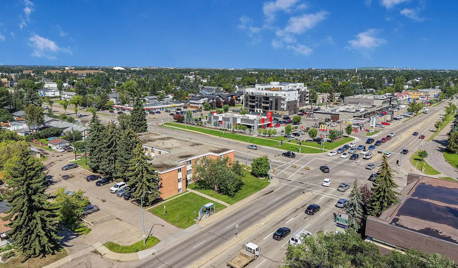 Quesnel Apartments — Photo 3