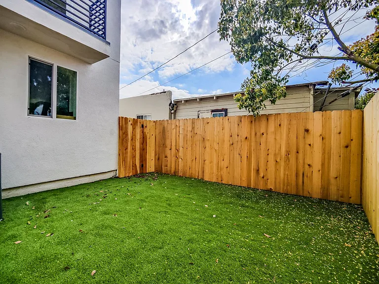 3811 Exposition Blvd — Photo 10