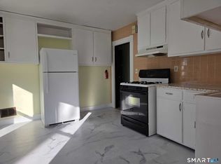 29 8th St, Derby, CT 06418