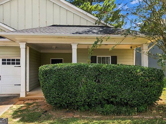 2nd image of 102 Mercer Ln