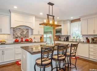 109 Rhoda Ave, Nesconset, NY 11767