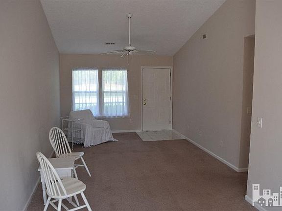 4th image of 806 Brewster Ln