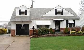 5th image of 26220 Parklane Dr