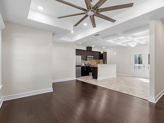 5th image of 6286 Longwood Ct