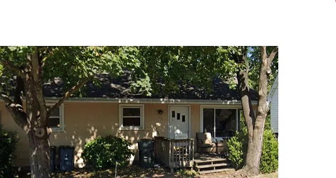3 bed, 888 sqft, $1,798 — Photo 1