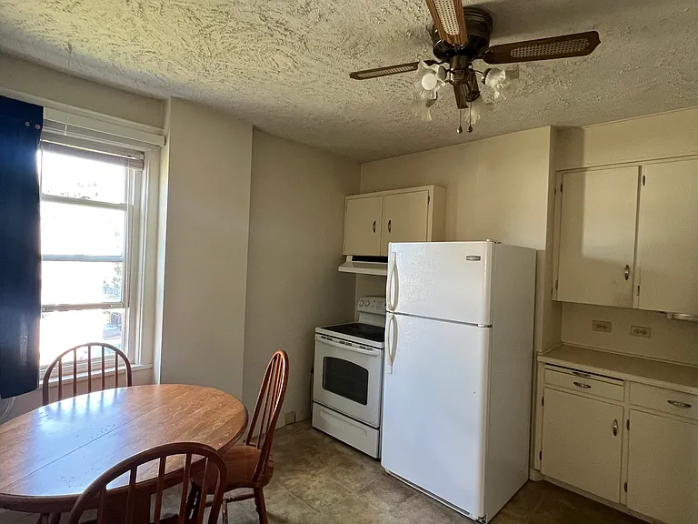 39 Otis St #2 — Photo 9