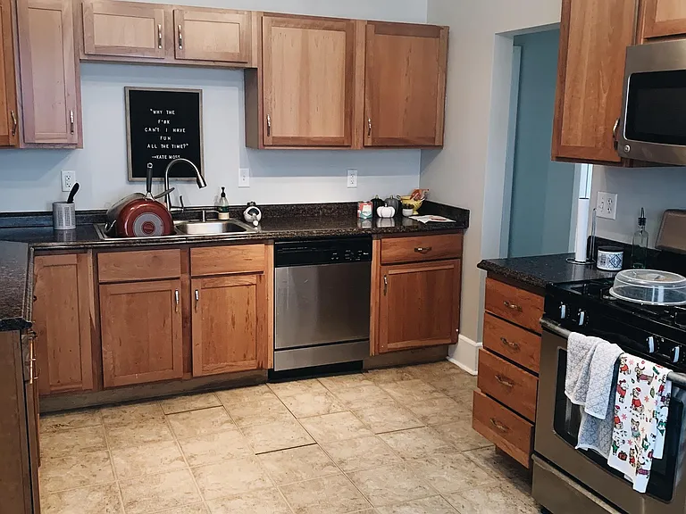 1303 W 26th Street — Photo 6