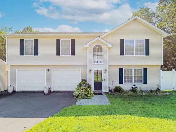 33 Glenford Drive, Waterbury, CT 06708