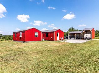 897 NE 801st Rd, Calhoun, MO 65323