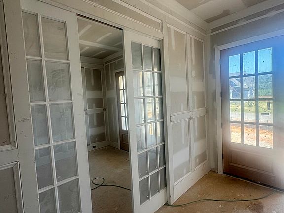 3rd image of 1052 Azalea Garden Cir