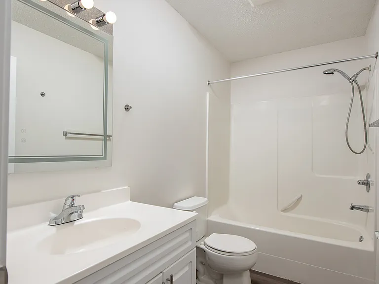 180 Bridgeport Blvd — Photo 25