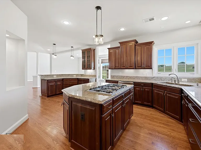 10216 Lees Mill Rd — Photo 16