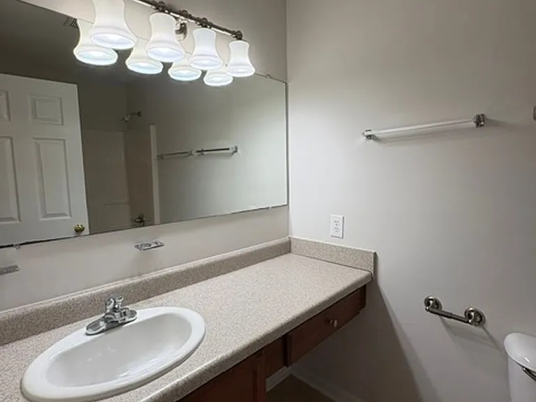 302 Mann St — Photo 16