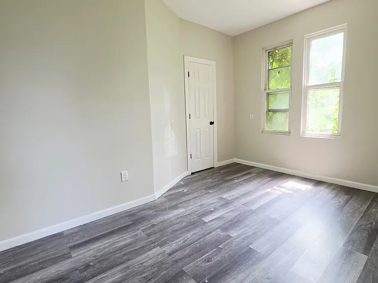 133 Stevens Ave #2L — Photo 6
