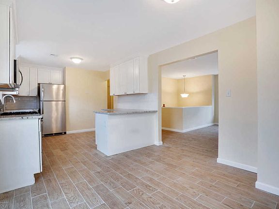 5th image of 126 William Ave