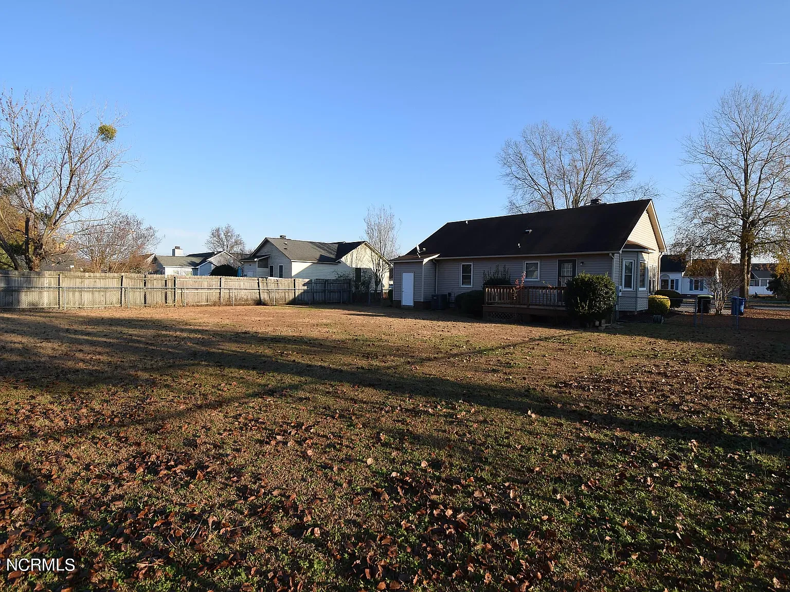 3 bed, 1427 sqft, $1,960 — Photo 2