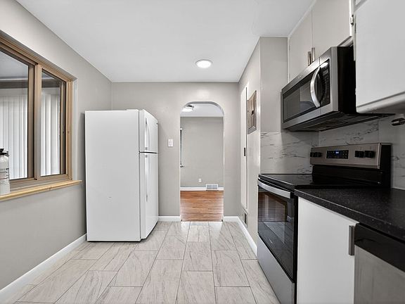 5th image of 11111 E Montview Blvd