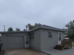 319 S East St, Valley, NE 68064
