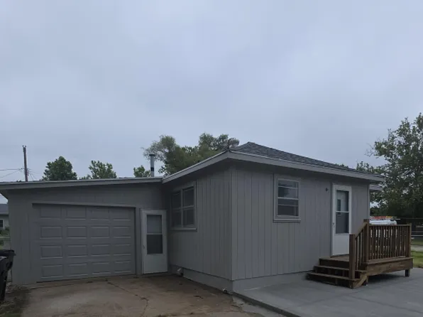 319 S East St, Valley, NE 68064
