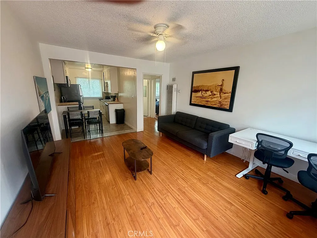 2 bed, 750 sqft, $3,250 — Photo 3