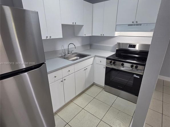 11005 SW 1st St APT 206