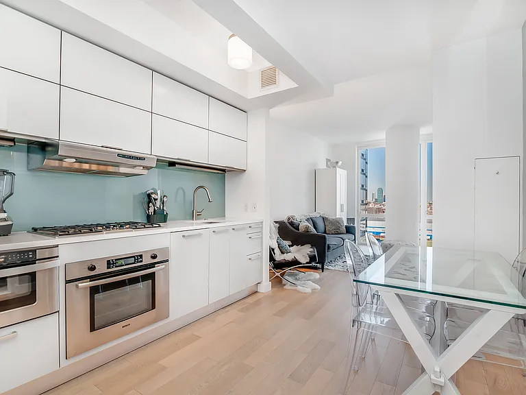 22 N 6th St #16F — Photo 3
