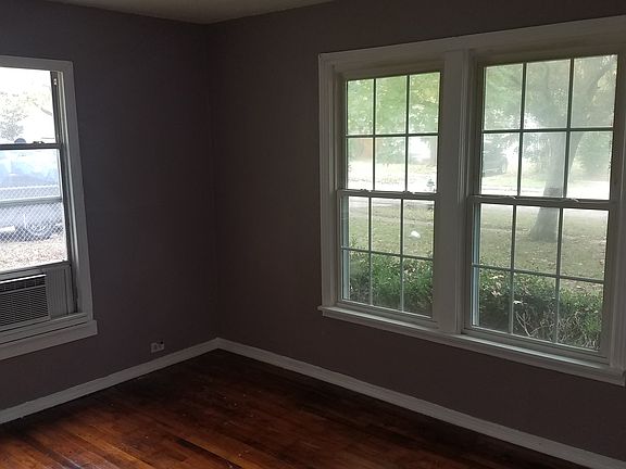4th image of 223 Moore St