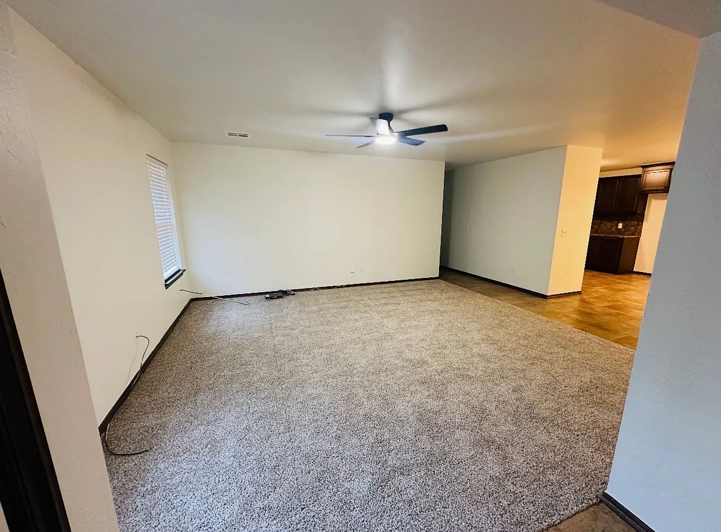 3br 2ba duplex with 2 car garage! — Photo 2