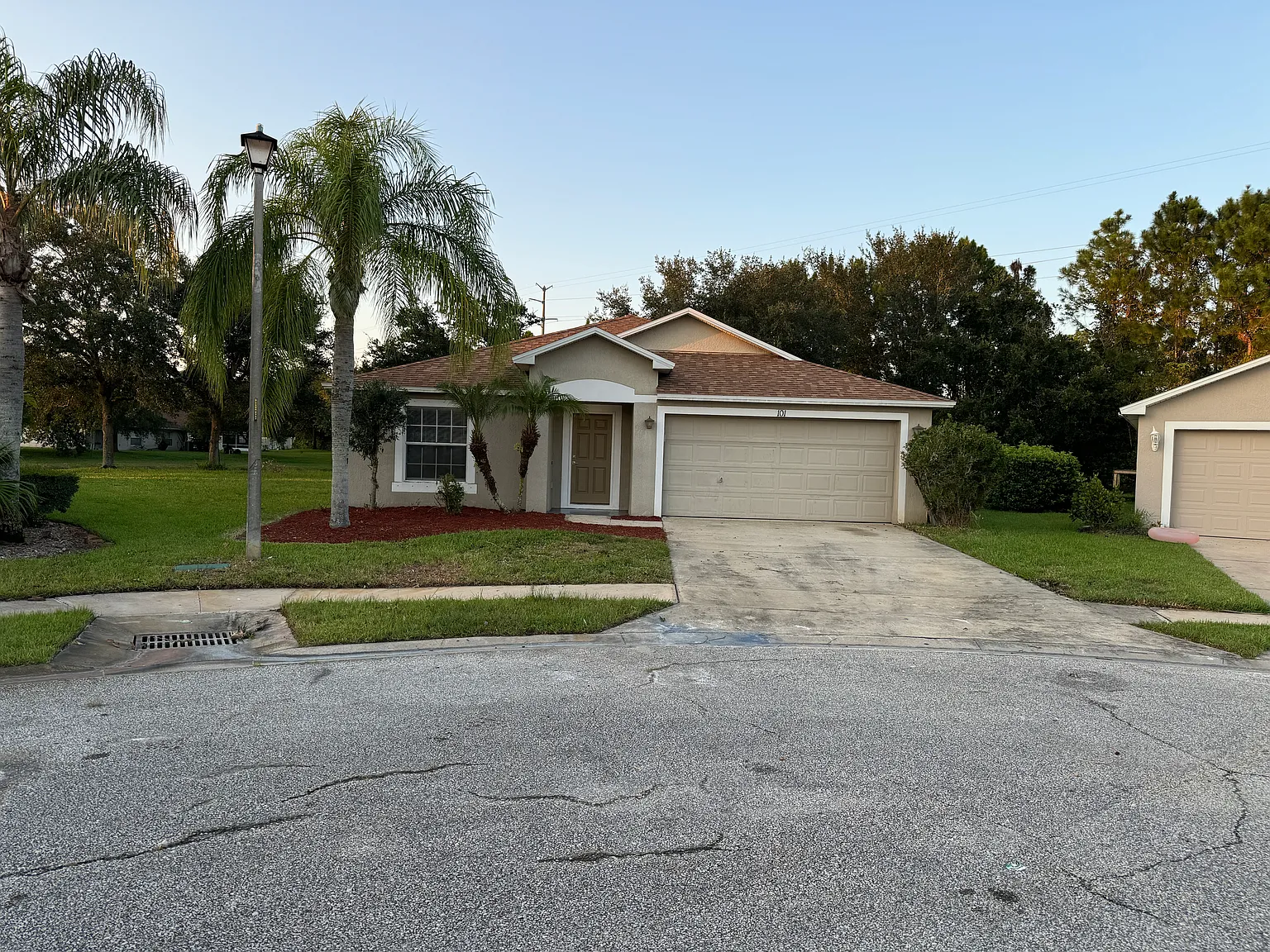 101 Brasswood Ct — Photo 1