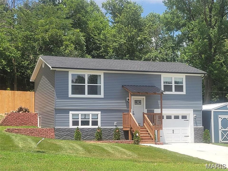1st image of 902 Forest Ave